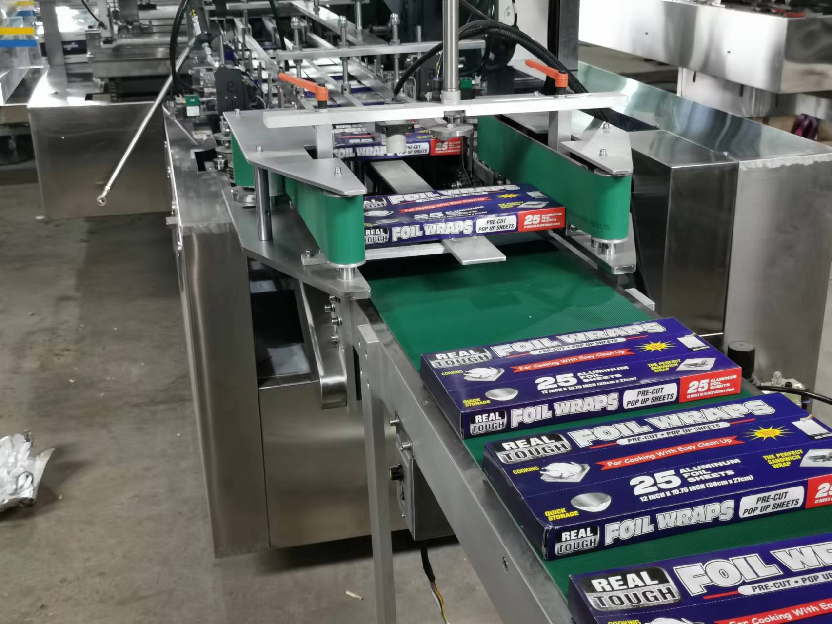 自動鋁箔裝盒機